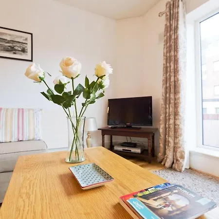 Superb Central Apartment In D4 Apartament